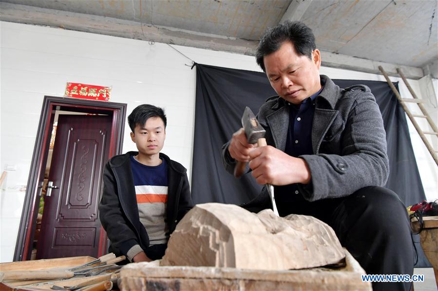 CHINA-JIANGXI-NUO OPERA-MASK MAKER(CN)