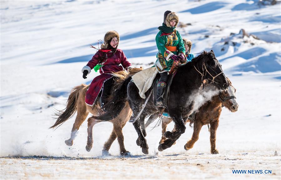 CHINA-INNER MONGOLIA-SNOWFIELD HORSE TAMING (CN)