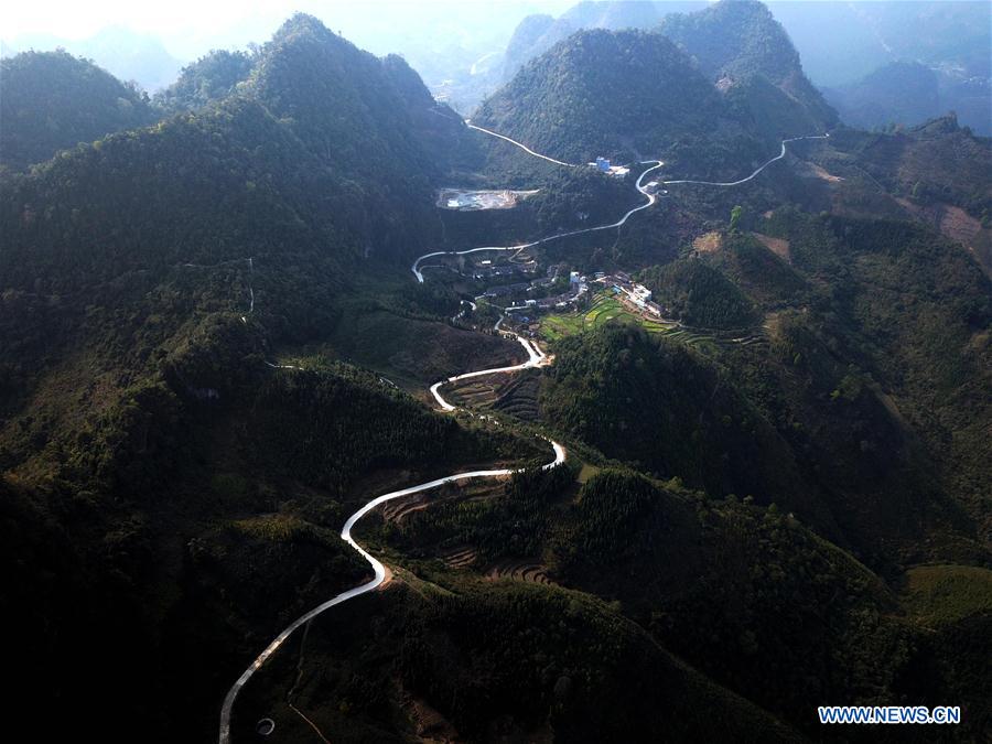 CHINA-GUANGXI-VILLAGES-ROADS (CN)