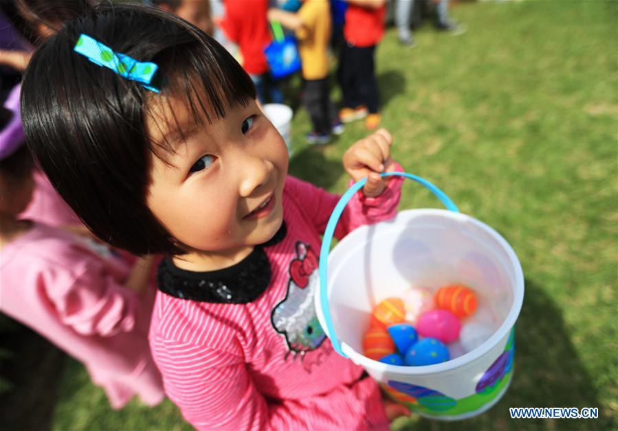 U.S.-LOS ANGELES-EASTER-EGG HUNT