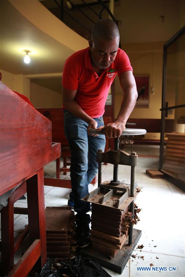 THE DOMINICAN REPUBLIC-SANTO DOMINGO-CIGAR FACTORY