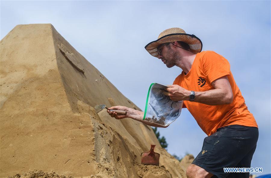 CHINA-ZHEJIANG-SAND SCULPTURE-FESTIVAL-PREPARATION (CN)