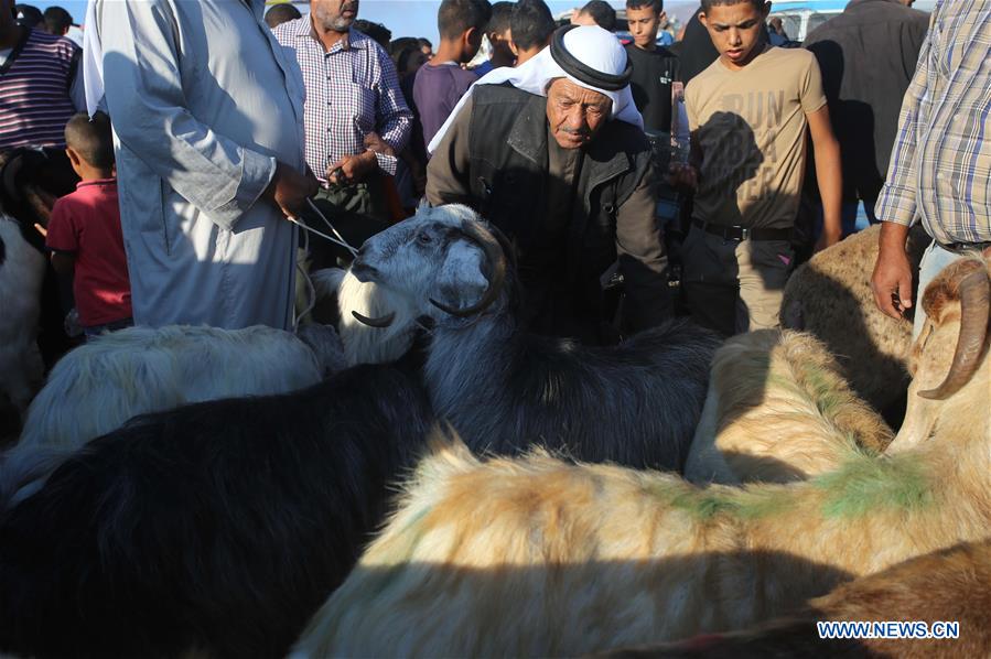 MIDEAST-NABLUS-EID AL-ADHA-LIVESTOCK MARKET