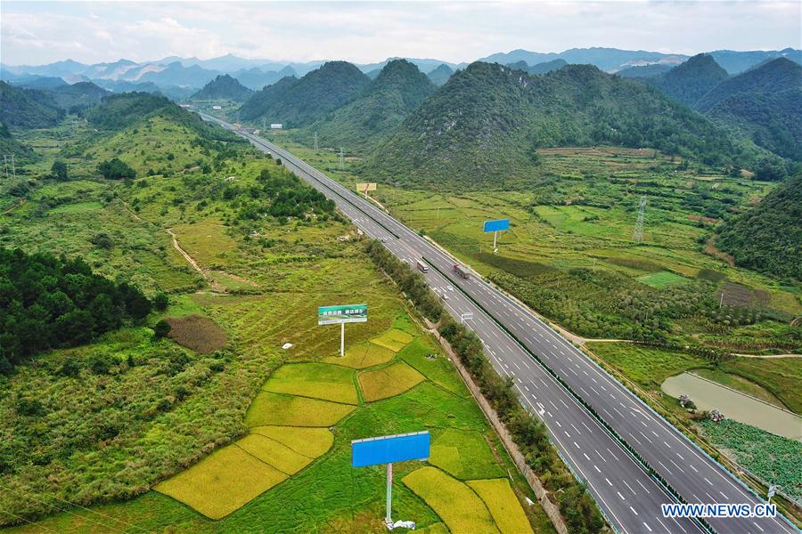 CHINA-GUIZHOU-EXPRESSWAY-VIEW (CN)