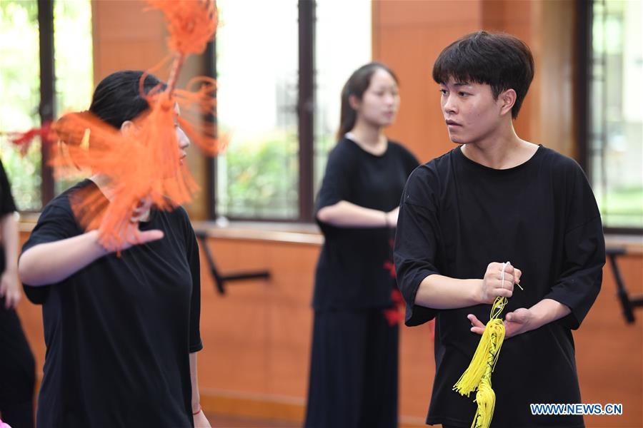 CHINA-ZHEJIANG-YUE OPERA-MALE STUDENT (CN)