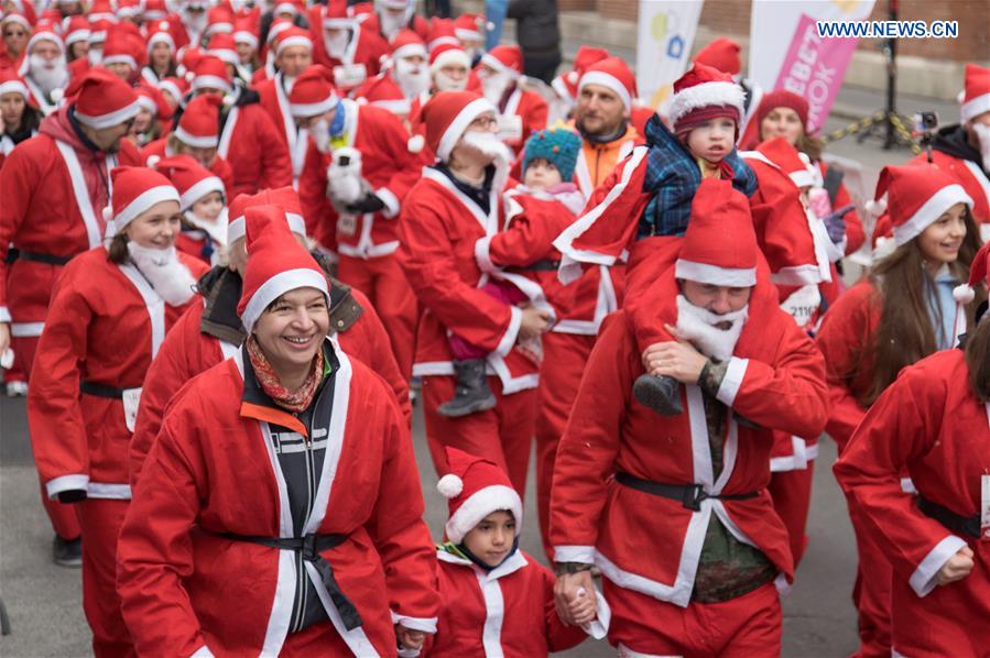 HUNGARY-BUDAPEST-SANTA RUN