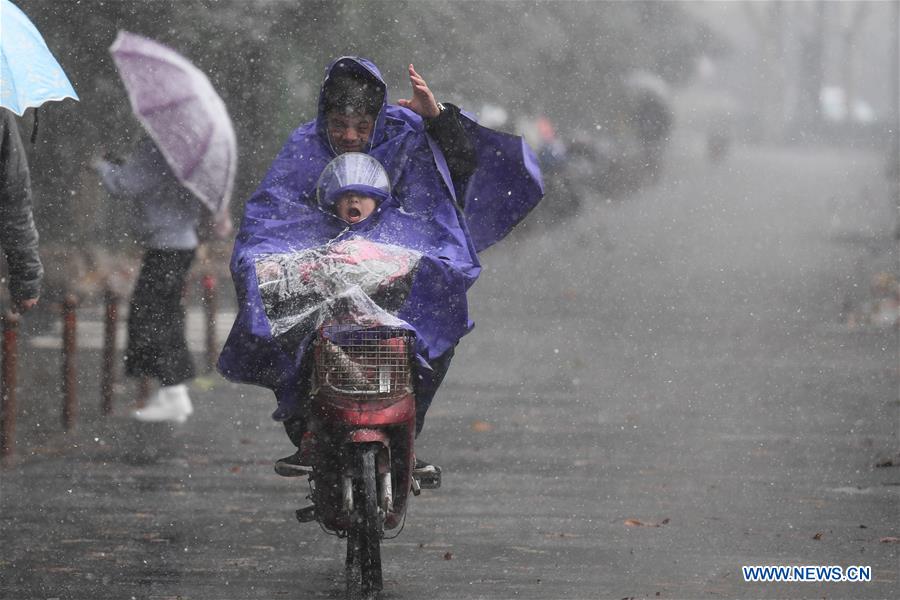 CHINA-ZHEJIANG-HANGZHOU-SNOW (CN)