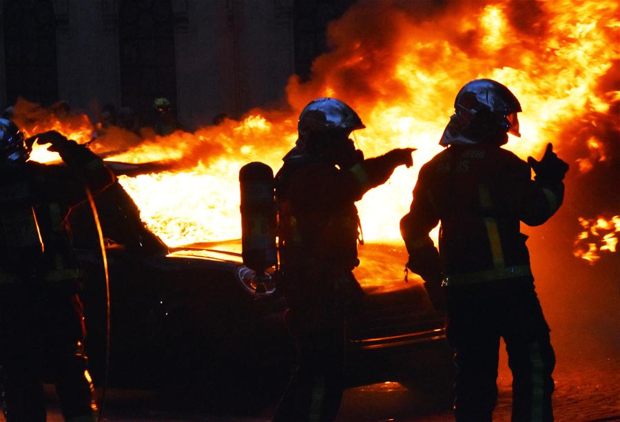 Xinhua Headlines: "Yellow vest" movement points to a troubled France