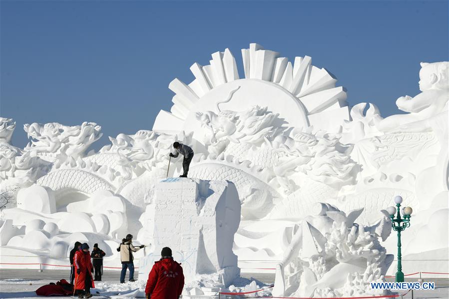 CHINA-HEILONGJIANG-HARBIN-SNOW SCULPTURE-COMPETITION (CN)