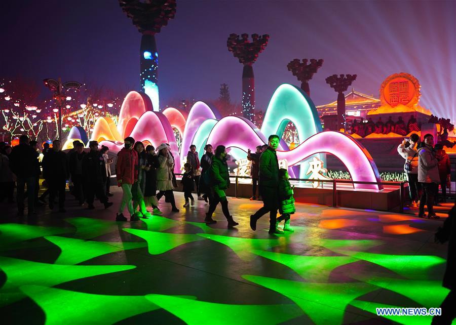 CHINA-SHAANXI-XI'AN-SPRING FESTIVAL-NIGHT VIEW (CN)