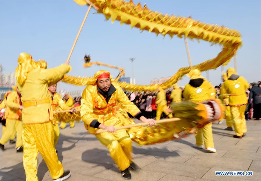 #CHINA-LANTERN FESTIVAL-DRAGON DANCE (CN)