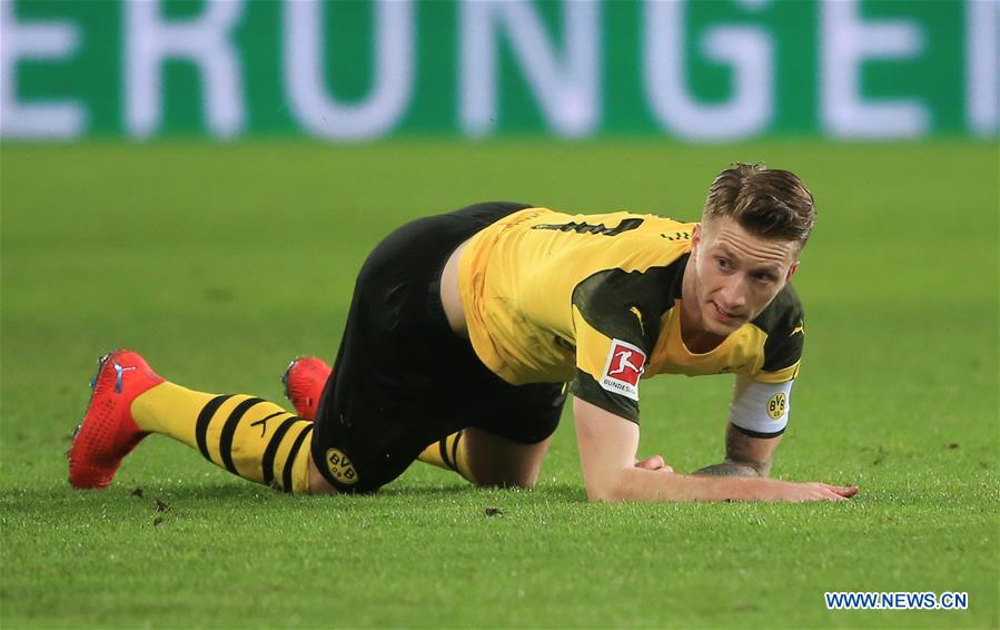 (SP)GERMANY-AUGSBURG-SOCCER-BUNDESLIGA-AUGSBURG VS DORTMUND