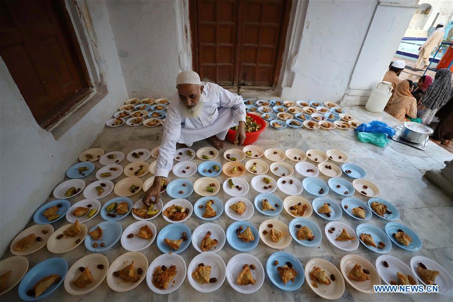 PAKISTAN-RAWALPINDI-IFTAR