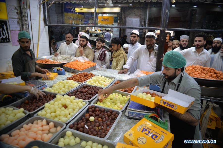 PAKISTAN-PESHAWAR-EID AL-FITR-EVE