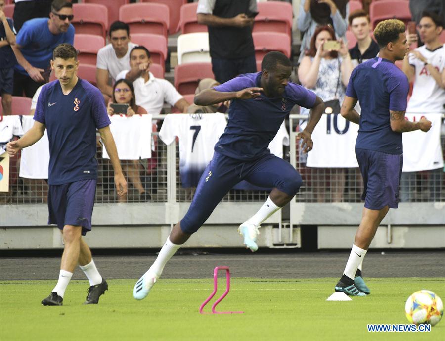 (SP)SINGAPORE-FOOTBALL-INTERNATIONAL CHAMPIONS CUP-TOTTENHAM HOTSPUR-TRAINING SESSION