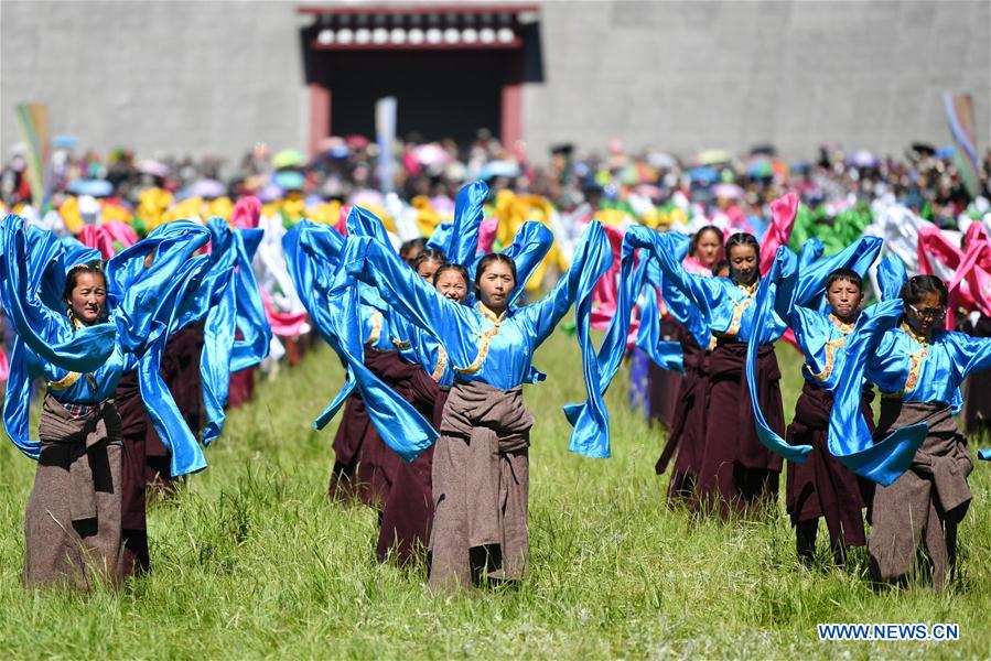 CHINA-GANSU-GUOZHUANG DANCE PERFORMANCE(CN)