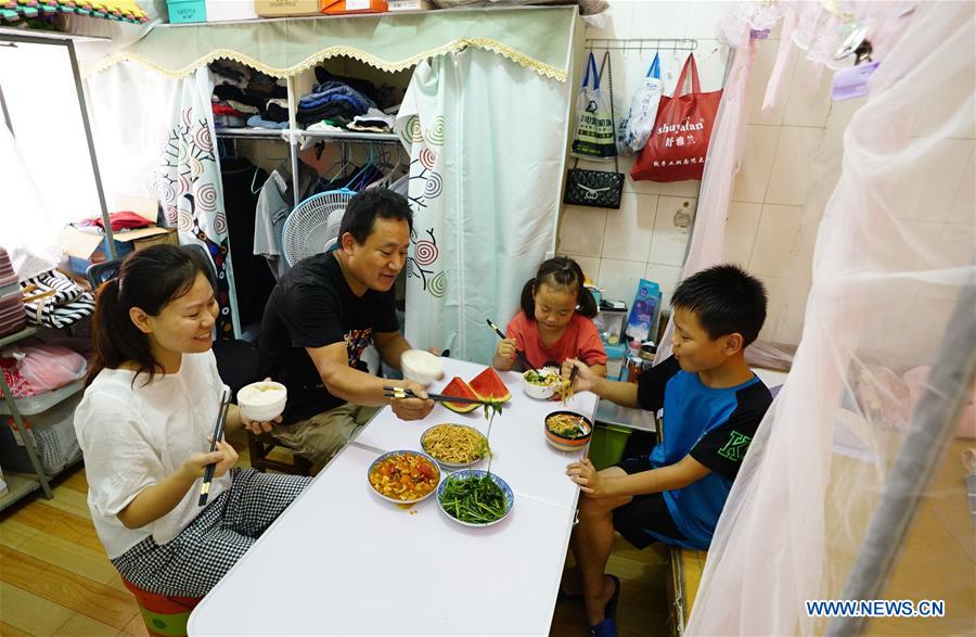 CHINA-JIANGXI-NANCHANG-MIGRANT WORKER-CHILDREN-SUMMER VACATION (CN)