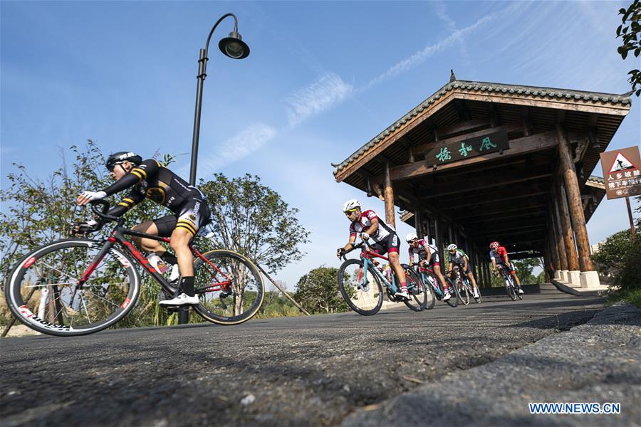 (SP)CHINA-WUHAN-7TH MILITARY WORLD GAMES-CYCLING ROAD