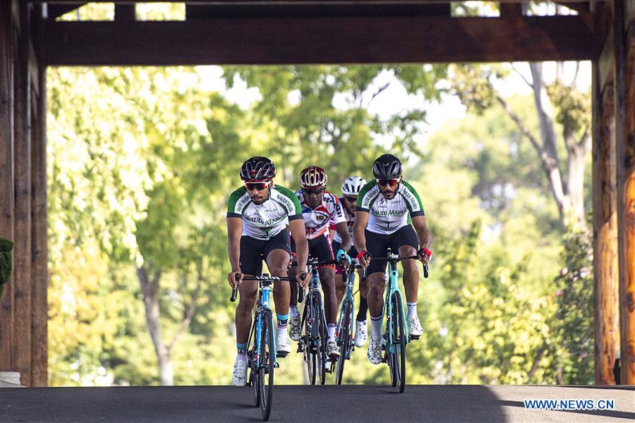 (SP)CHINA-WUHAN-7TH MILITARY WORLD GAMES-CYCLING ROAD