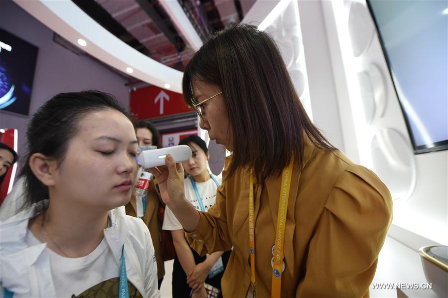 (CIIE)CHINA-SHANGHAI-CIIE-BEAUTY-PRODUCTS (CN)