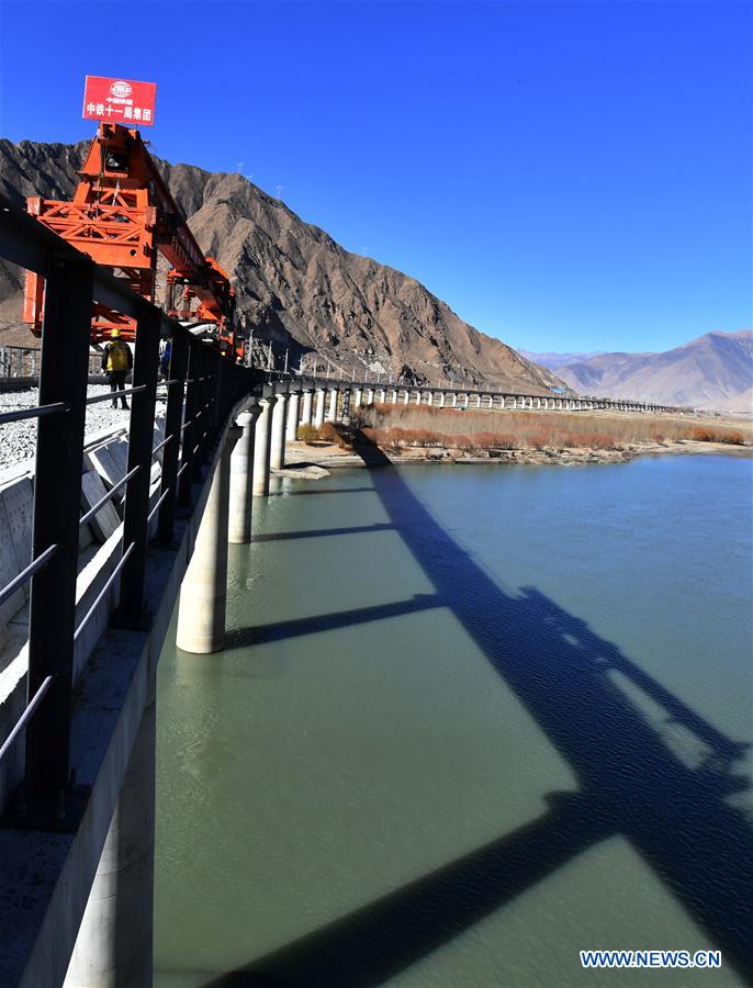 CHINA-TIBET-LHASA-NYINGCHI RAILWAY-BRIDGE-RAIL LAYING-COMPLETION (CN)