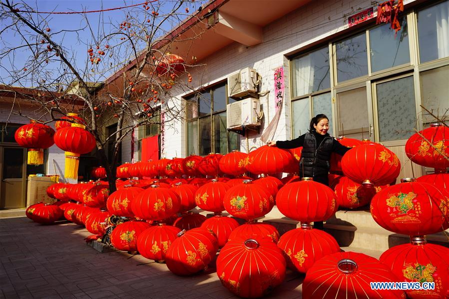 CHINA-HEBEI-RENXIAN-RED LANTERNS MAKING (CN)