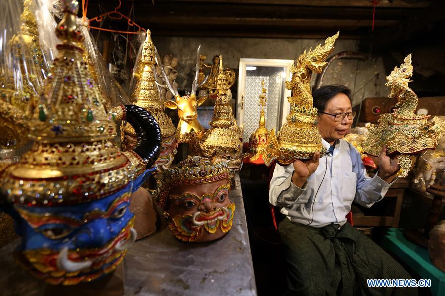 MYANMAR-YANGON-ARTISAN-MASK