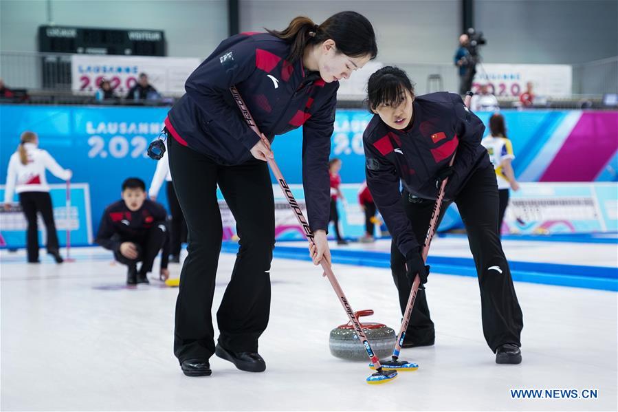 (SP)SWITZERLAND-CHAMPERY-WINTER YOG-MIXED CURLING-CHINA VS DENMARK