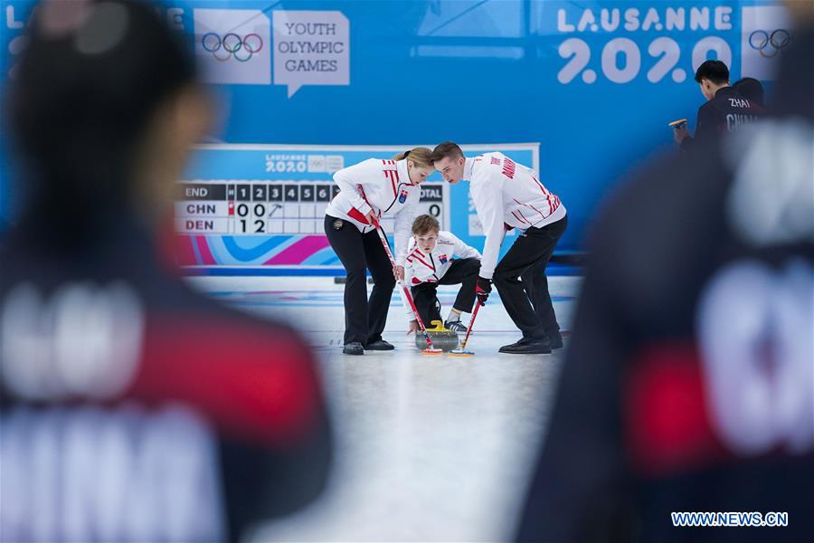 (SP)SWITZERLAND-CHAMPERY-WINTER YOG-MIXED CURLING-CHINA VS DENMARK