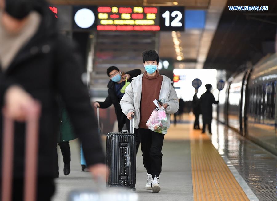 CHINA-XI'AN-SPECIAL TRAIN-RETURNING TO WORK (CN)