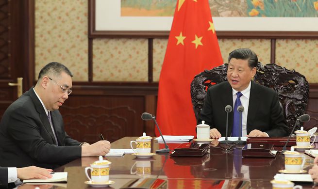 Xi meets with Macao SAR chief executive