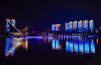 Night view of Donghu Lake scenic spot in Kashgar, China's Xinjiang