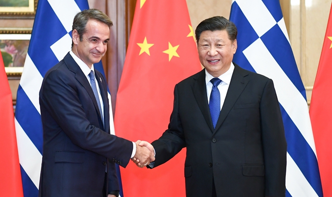 Xi meets Greek PM