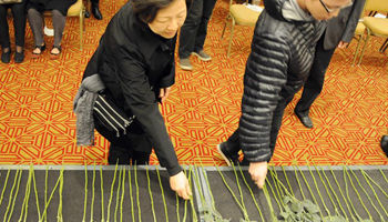 Flowers laid for victims of Nanjing Massacre at memorial ceremony in U.S.