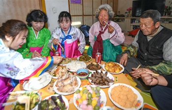 Indispensable reunion dinner on the Eve of Chinese New Year